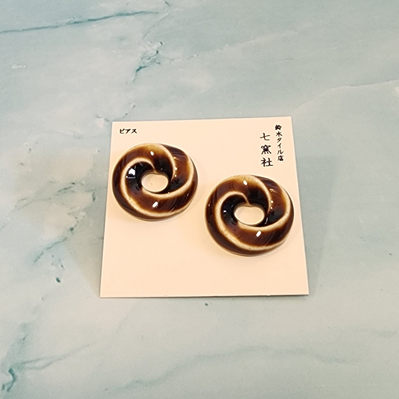 美濃焼イヤリング くるりシリーズ(茶)