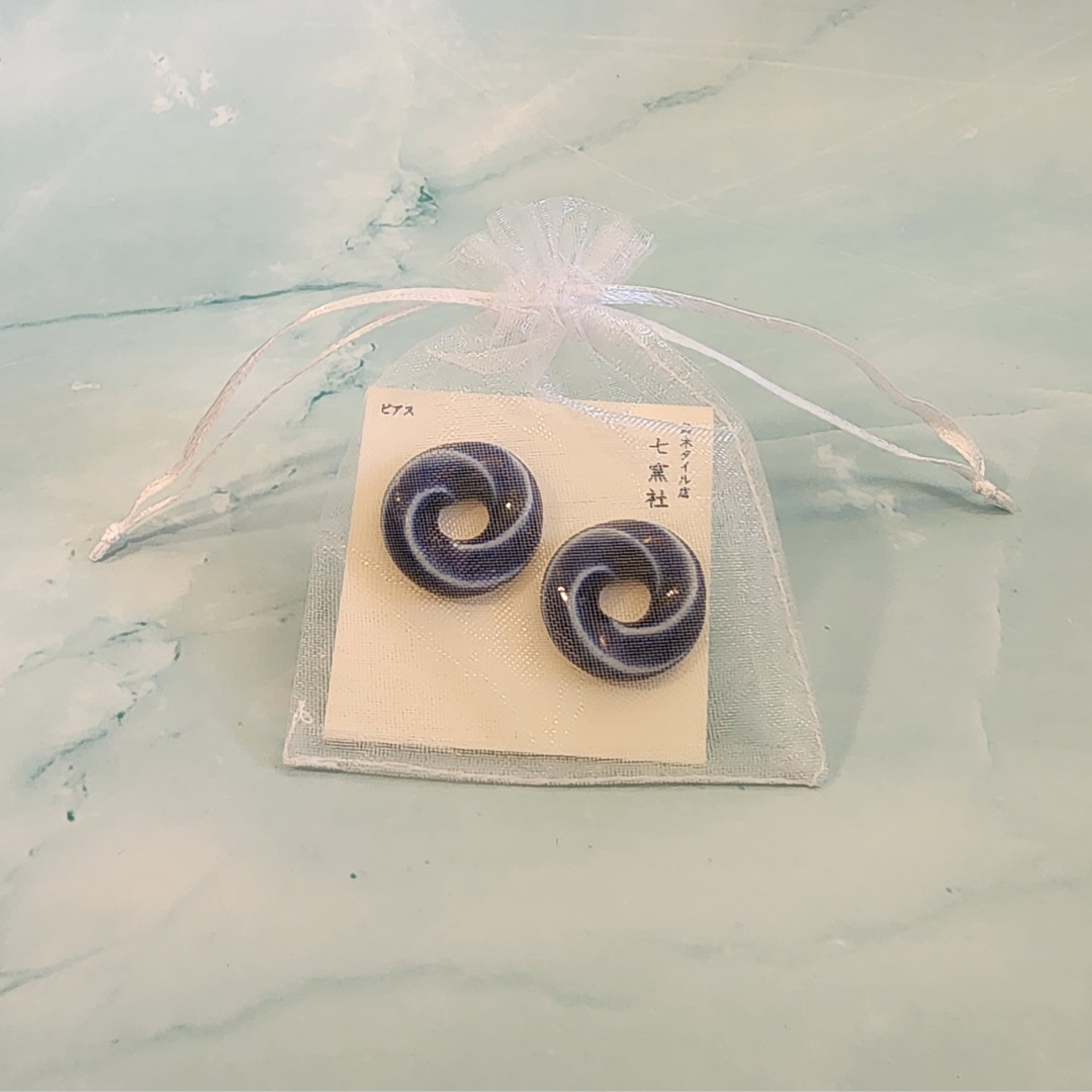 Earring_Kururi_-_wrapping